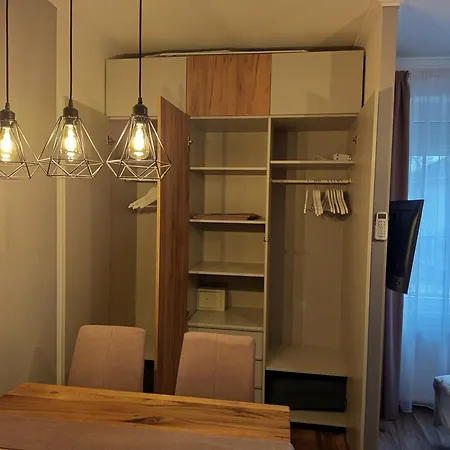 Ybl Apartament Debreţin